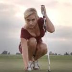 美女ゴルファーの逸材登場：ダイナマイトセクシャルボディとは彼女のこと